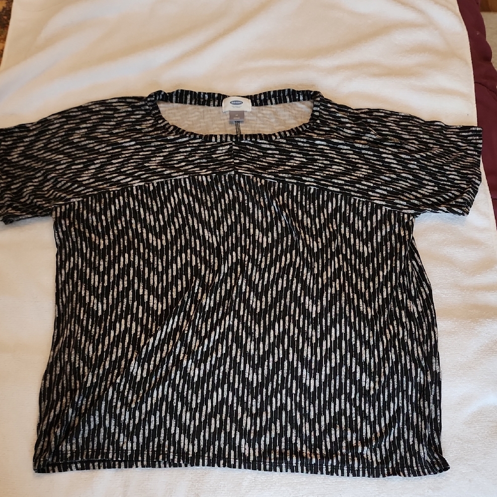 Old Navy Monochrome Patterned Short Sleeve Tee